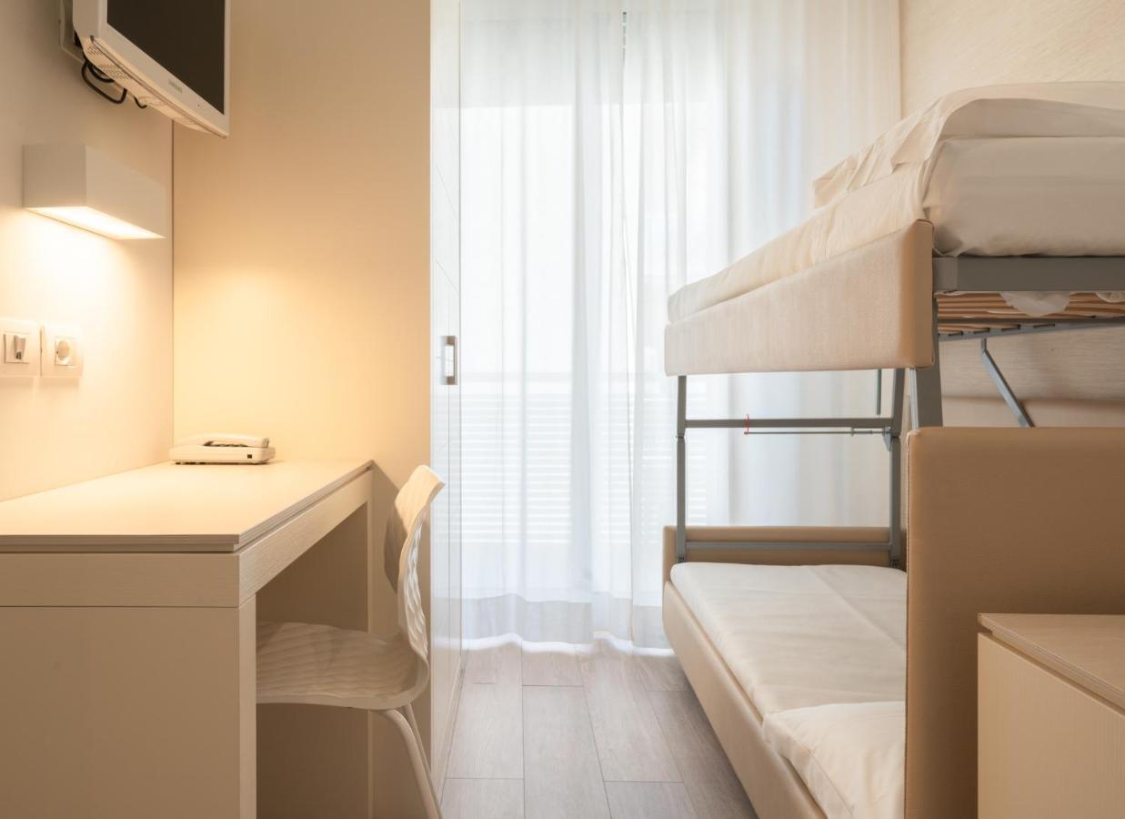 Hotel Bristol Cattolica Dış mekan fotoğraf
