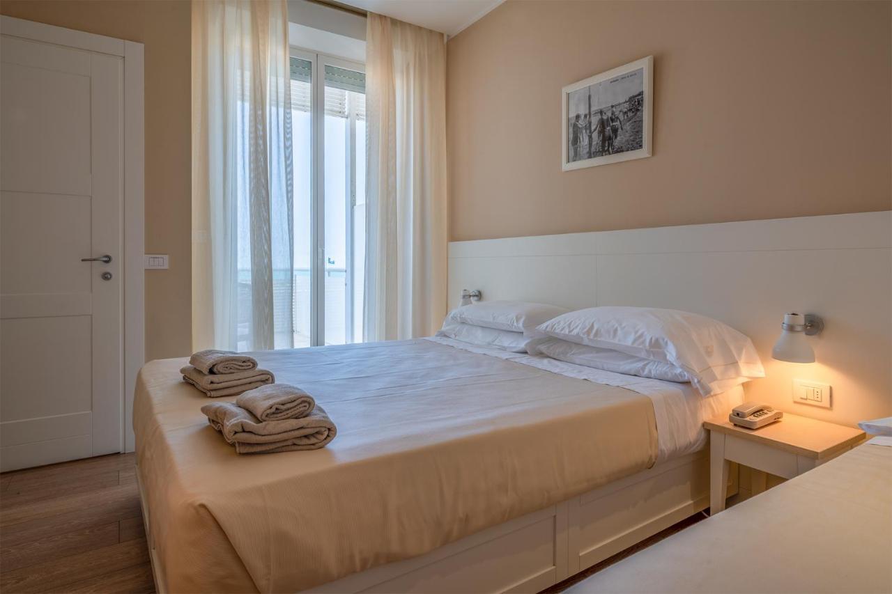 Hotel Bristol Cattolica Dış mekan fotoğraf
