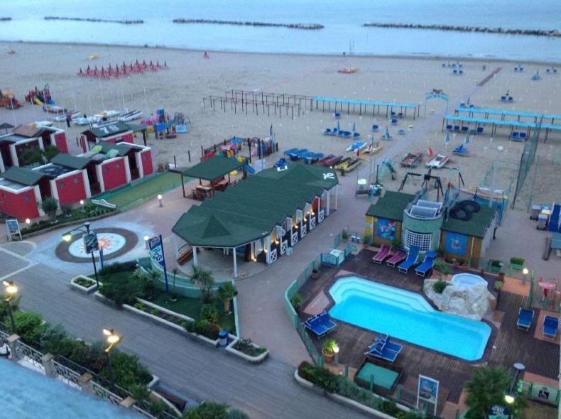 Hotel Bristol Cattolica Dış mekan fotoğraf