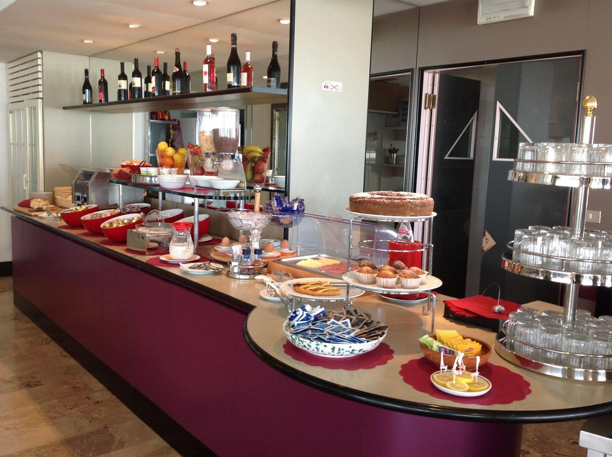 Hotel Bristol Cattolica Dış mekan fotoğraf