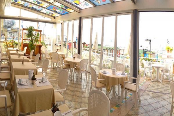Hotel Bristol Cattolica Dış mekan fotoğraf